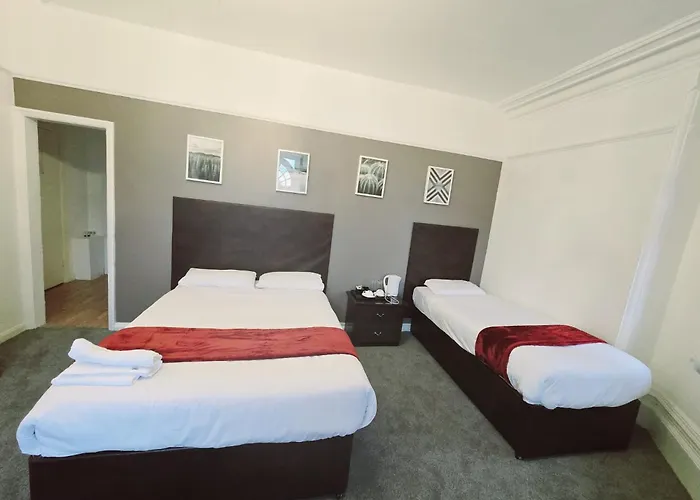 Kingswood Hotel